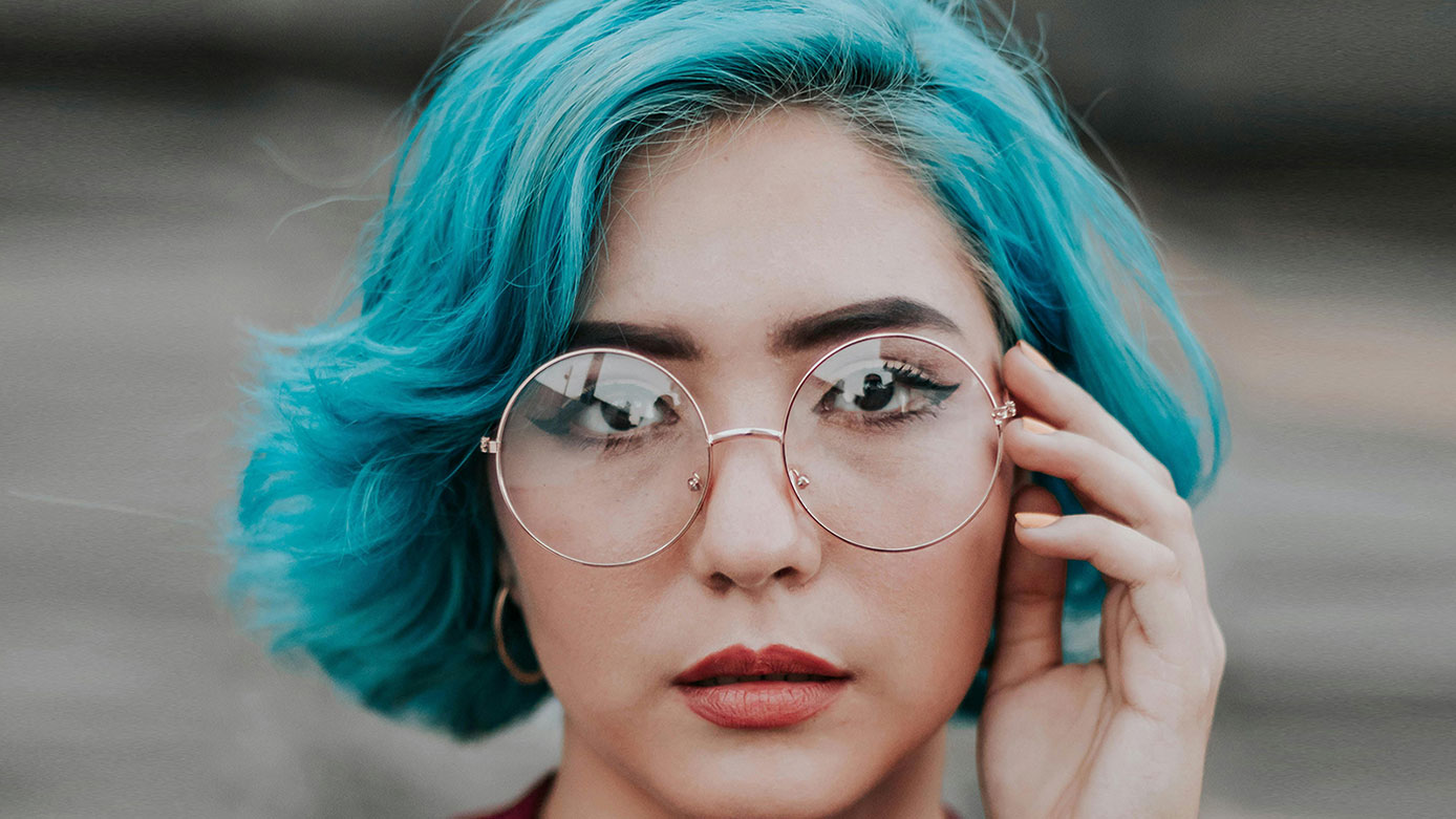 How to Choose the Best color of Eyeglass Frame That Match Your Hair Color: The Ultimate Guide