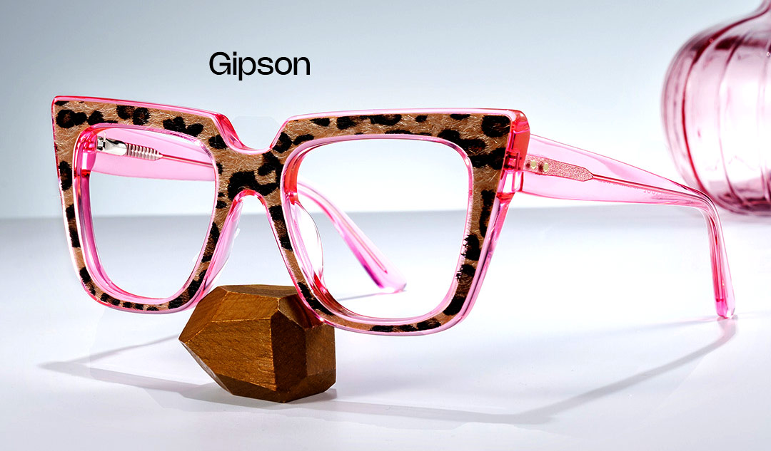 Are Cat-Eye Glasses in Style?