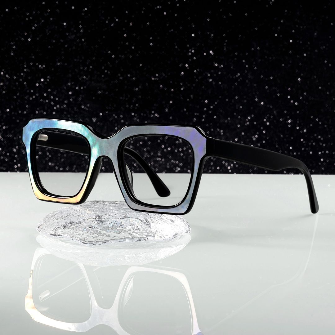 Square Frame Designer Glasses for women0