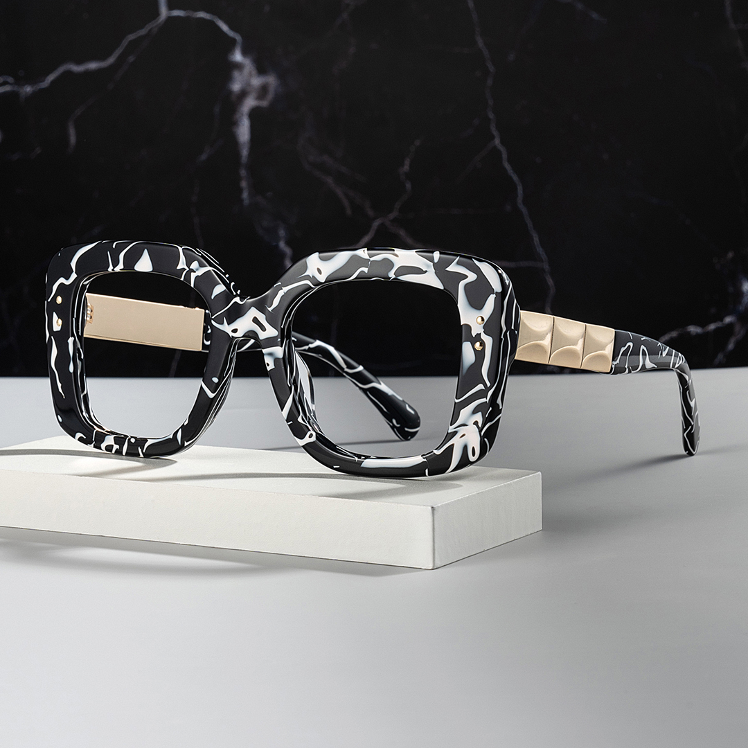 Oversized Thick Square Cow Pattern Frame Glasses0