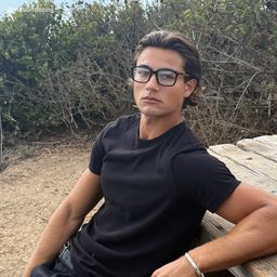 Noah Rectangle Black Glasses6