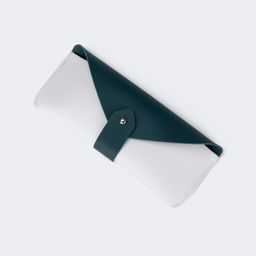 Simple Stylish White Leather Box1