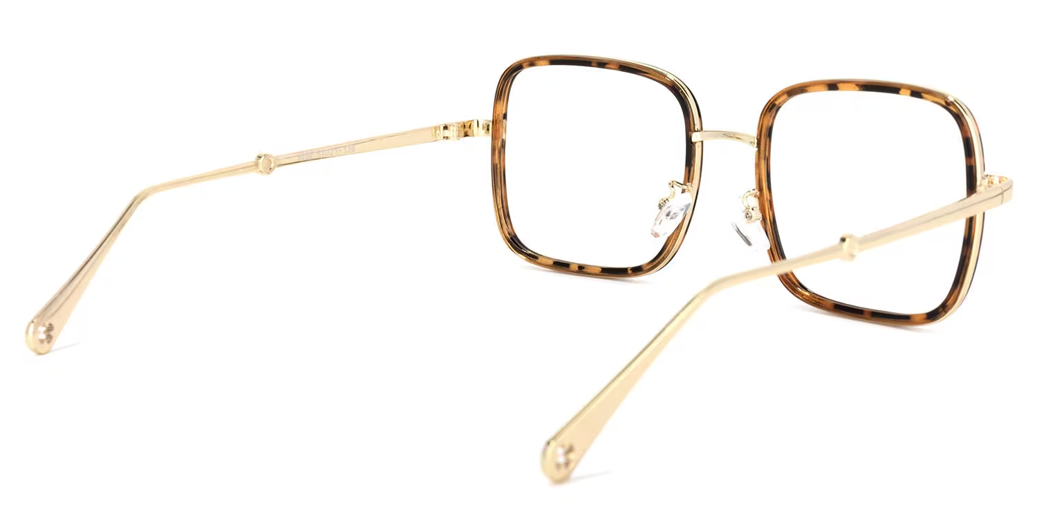 Ozzy Square Clear Glasses | ZEELOOL Canada4