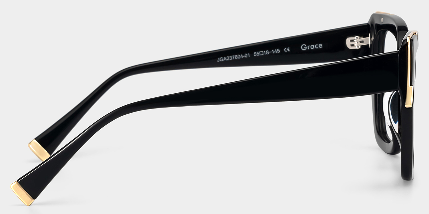 Refined black cat-eyes with a timeless elegance.4