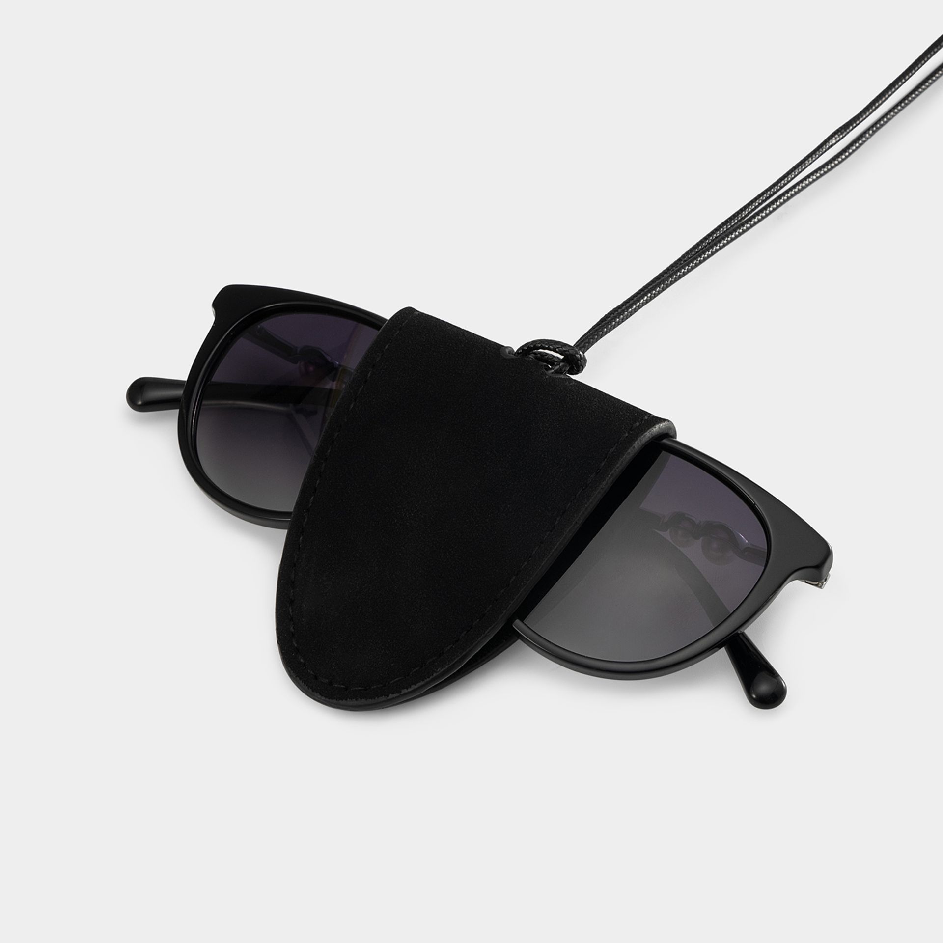 Magnetic Sunglasses Strap Eyeglass Cord in Black Color2