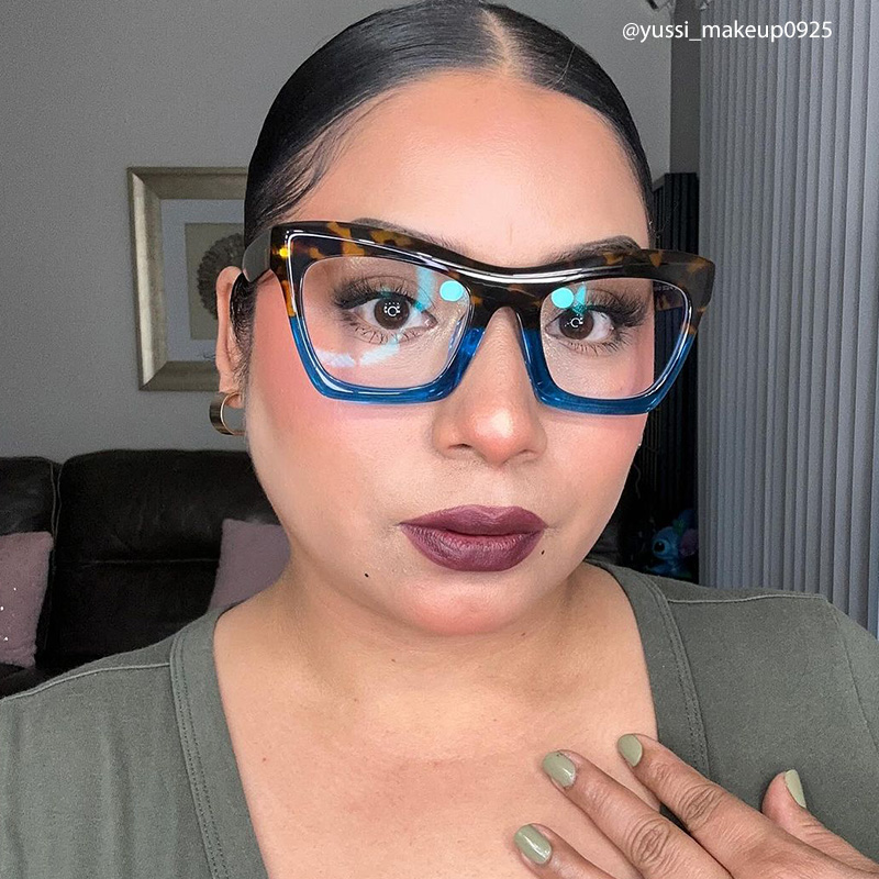 Benitez Square Blue Glasses12