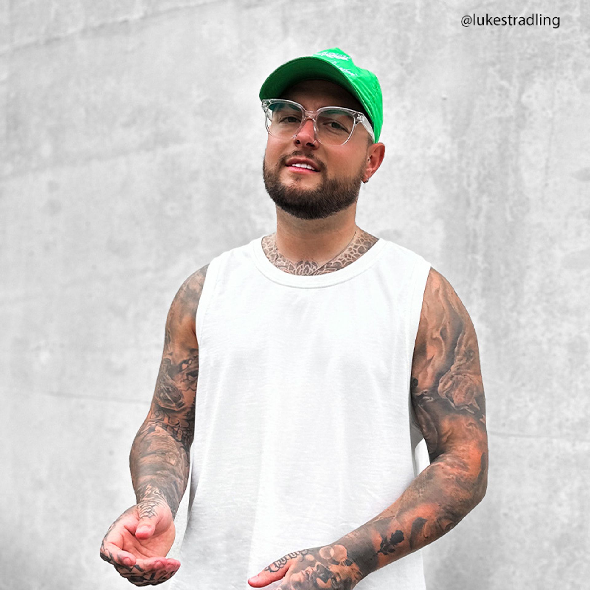 Aenid Square Clear Glasses | ZEELOOL Canada4