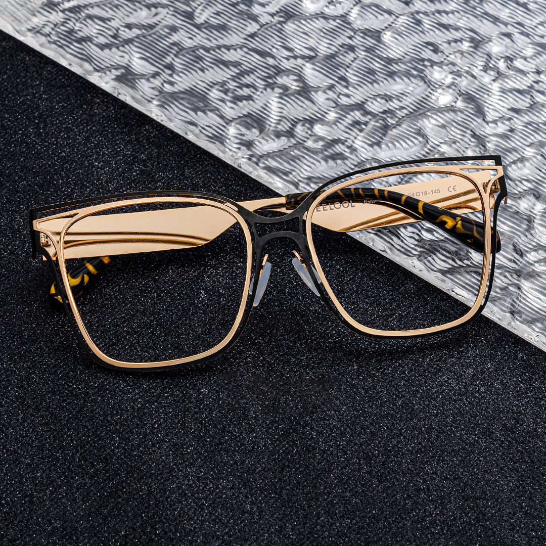 Dacarine Square Black Gold Glasses0