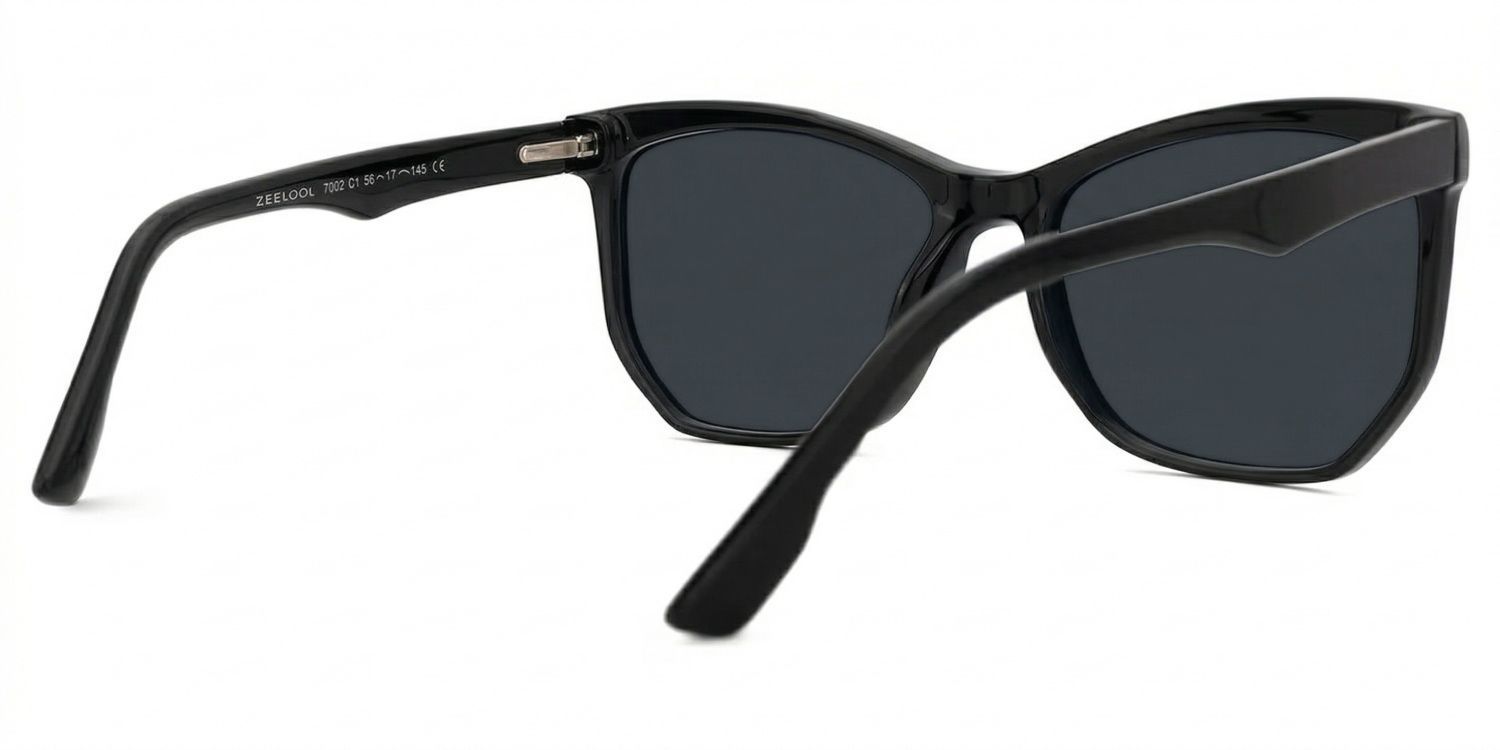 Libby Geometric Black Eyeglasses with Smooth Frames3