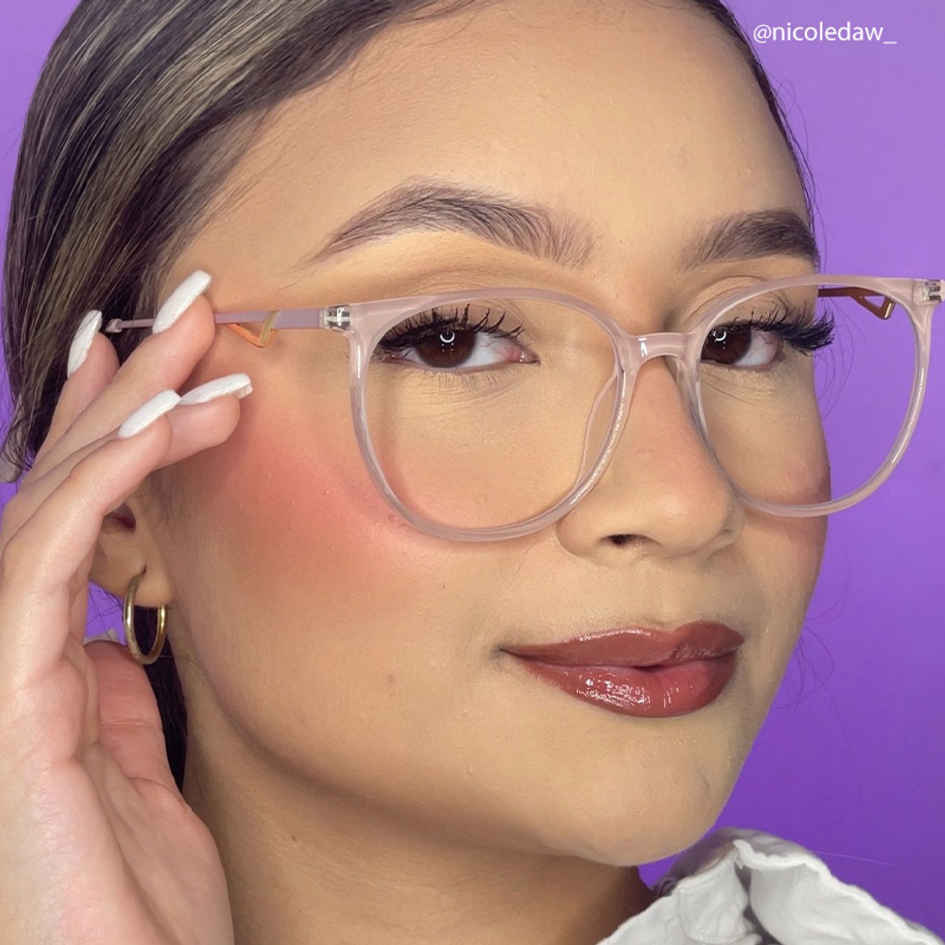 Chanty Round Pink Eyeglasses and Thin Frames11