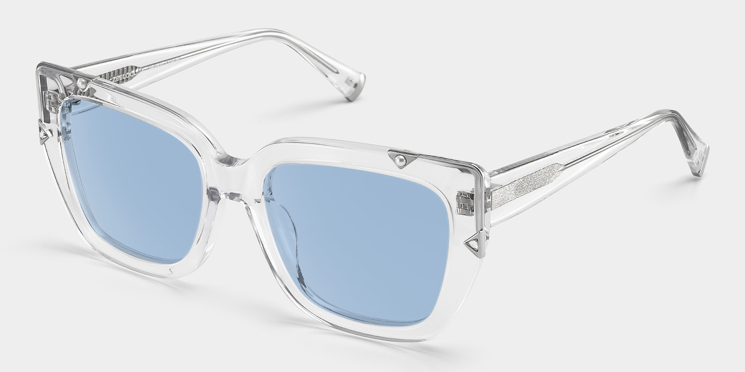 A clear, oversized frame that's playful and chic.3