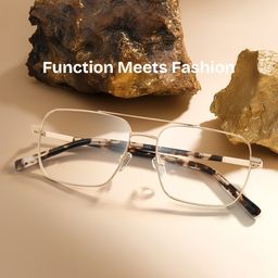 Iris Aviator Light Gold Glasses1