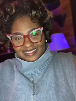 these are awesome. the color is various pink hues. with a teal accent.0