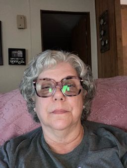 The glasses are beautiful! The only problem is that they don’t get dar0