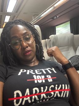 I really love these frames!!!! I wish they had them in shades in the e0