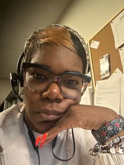 I use these for readers.  They are very light and cute.0