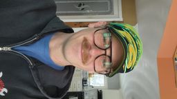 nice and sturdy frame. actually not overly heavy either. love these ar0