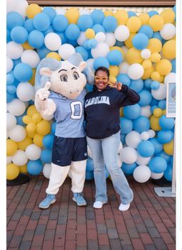 i get so many compliments when I west these glasses. the shape and the0