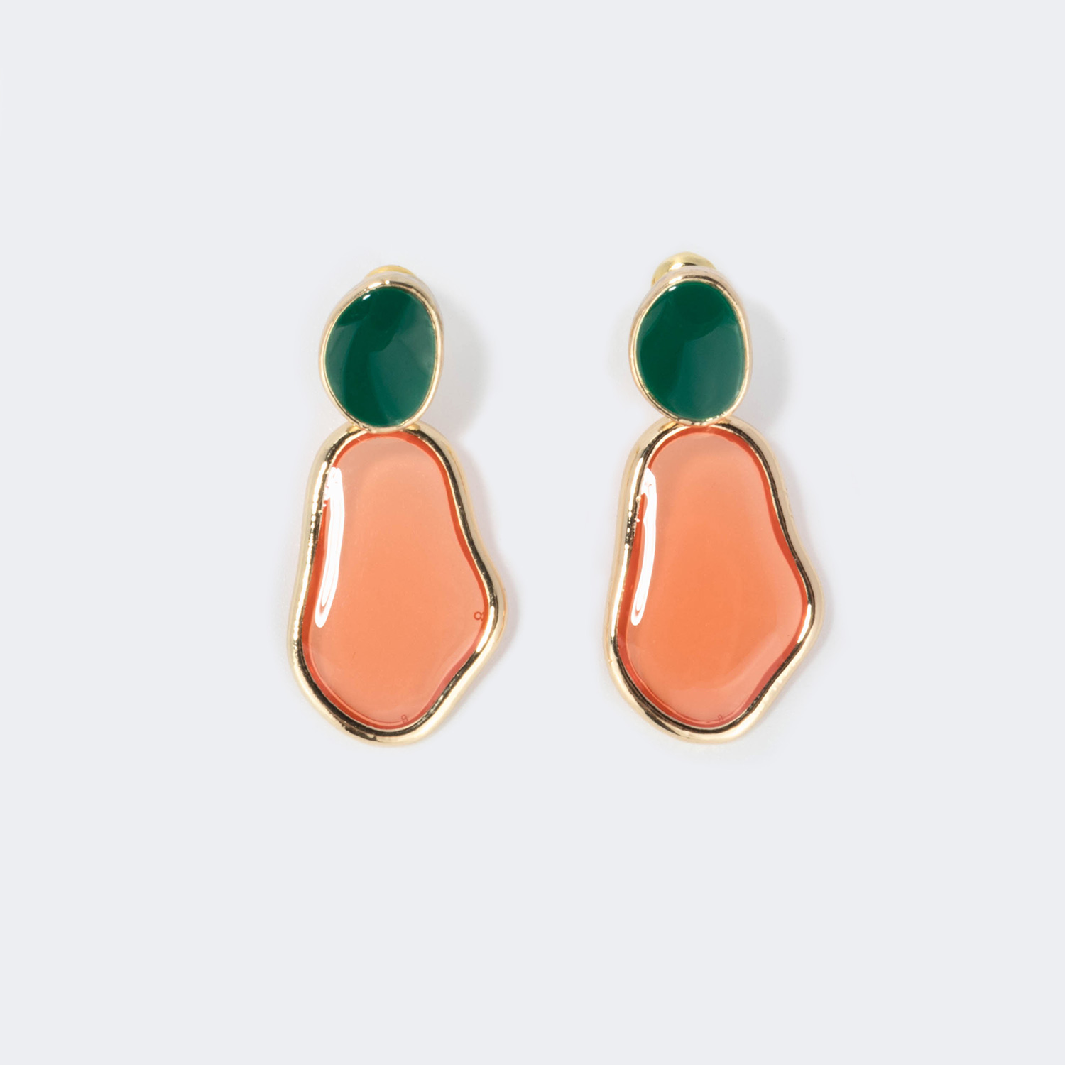 Stylish Heart Shape Gold Earrings1