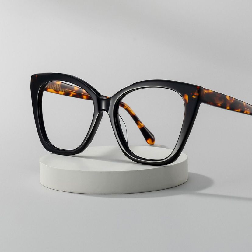 Kira Butterfly Black Glasses