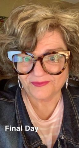 Love these glasses.  Professional and fun packaged into one sweet pair0