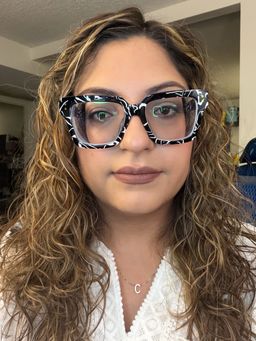 One of my all time favorite glasss from Zeelool.  I have a very high r0