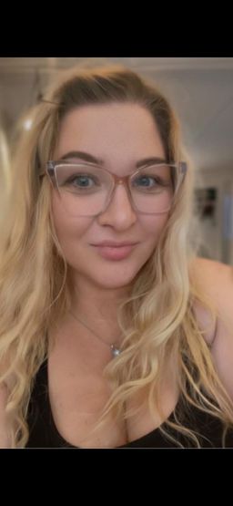i have a hard time with my round face and these were very flattering.0