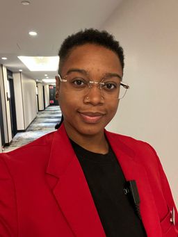 Great everyday glasses. I can wear them out or to work.  I love the de0