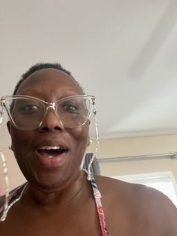 I’m in Love with my choice of eye glasses! these glasses compliments a0