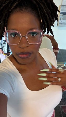 Where style meets story—one pair of frames at a time.
These blush pink3