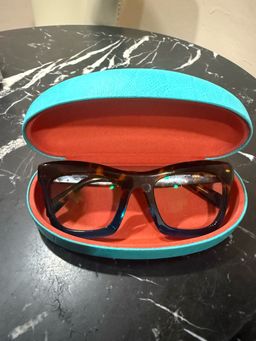 I love The Benitez frame. I purchased the turquoise and paired it with0