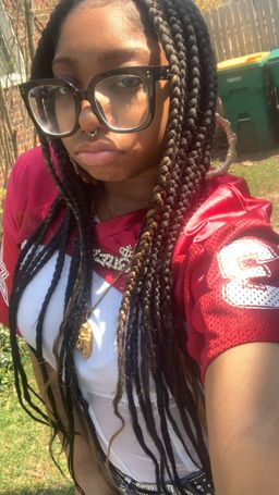 Love these glasses! Oversize gives them character I say! Compliments a0