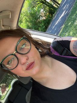 love these glasses, they’re perfect for my face. I get tons of complim0