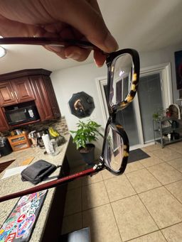 Quality : amazing
Prescription : ens is thin out to fit frame perfectl2