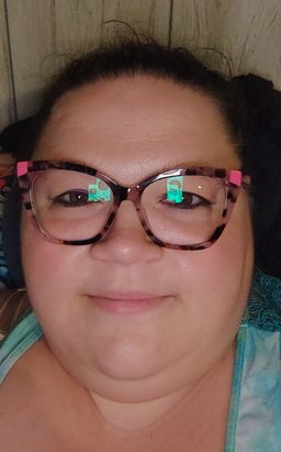 My 13 year old daughter picked the frame for me, I was not sure about 0