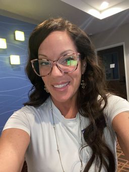 I love these frames! Ithey are lightweight & the perfect size! they fe1