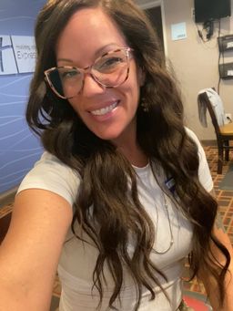 I love these frames! Ithey are lightweight & the perfect size! they fe2