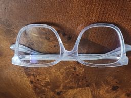 These are absolutely gorgeous!  They are also lightweight and comforta0
