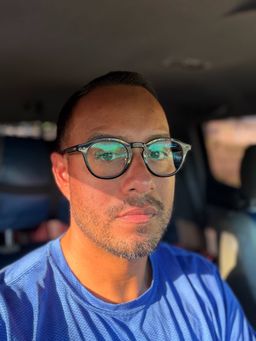 Estoy encantada con mis gafas Frances. La calidad es excelente, son mu0