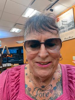 Straight on, they almost rimless.  I love them. I also bought the same1