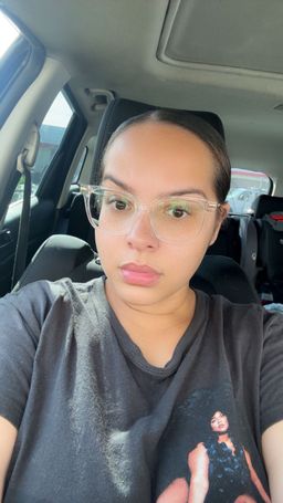 These glasss are perfection! The clear frames makes it so great for ev0